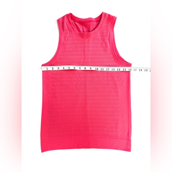 Lululemon Breeze By Muscle Tank II Squad in 
Heartthrob Size 6 - Picture 11 of 11